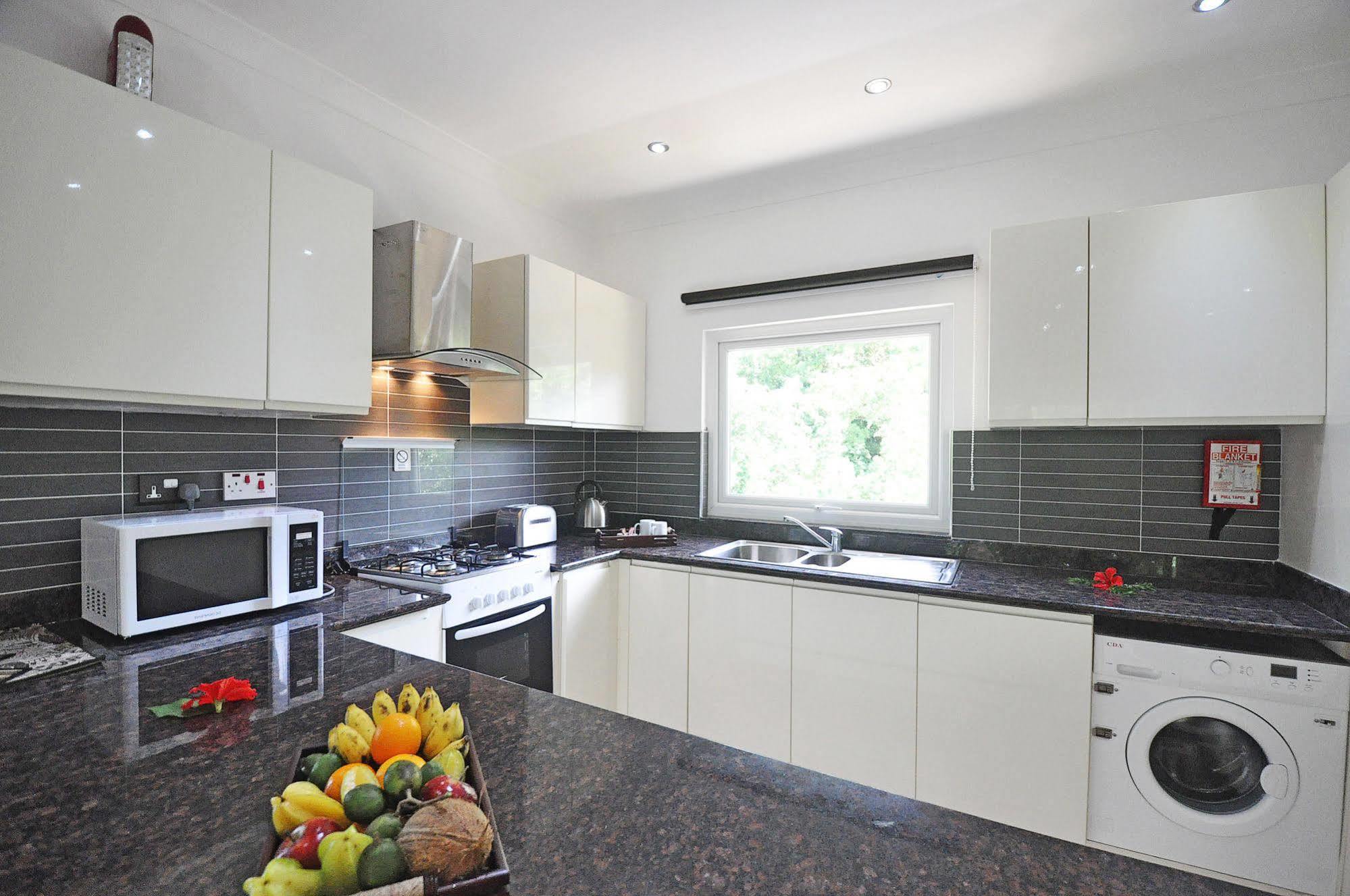 Yasad Luxury Beach Residence Baie Sainte Anne Екстериор снимка
