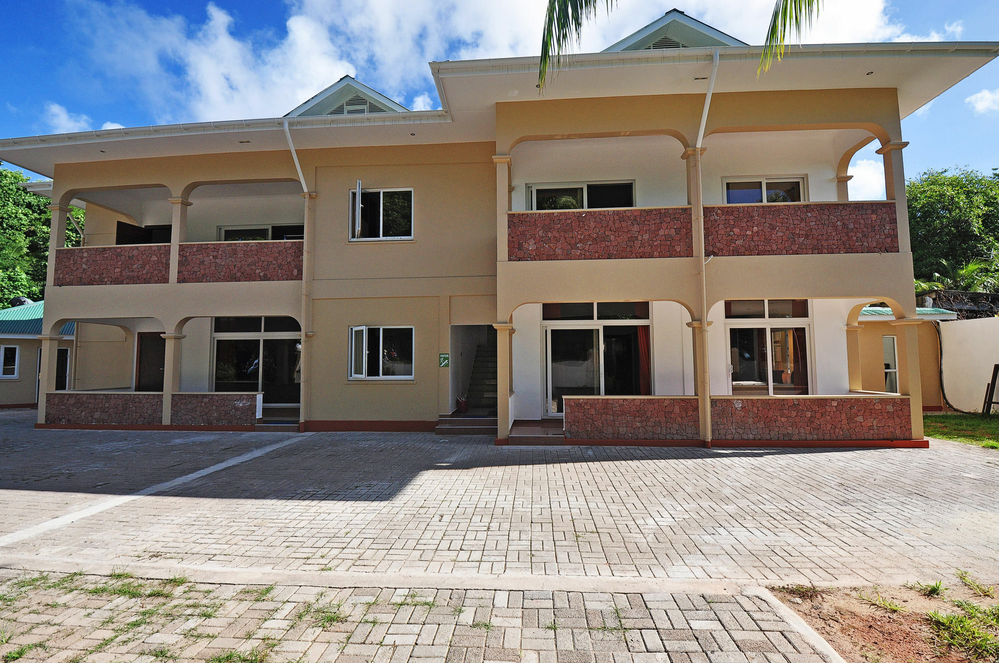 Yasad Luxury Beach Residence Baie Sainte Anne Екстериор снимка